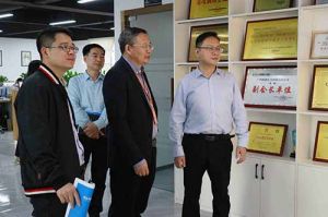 热烈欢迎市政府秘书长林兢一行莅临宝威官网在线服务_宝威online（中国）集团广西公司考察指导